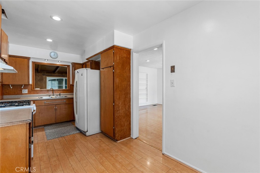 647 Magnolia Avenue Brea, CA 92821 - Photo 13 of 50