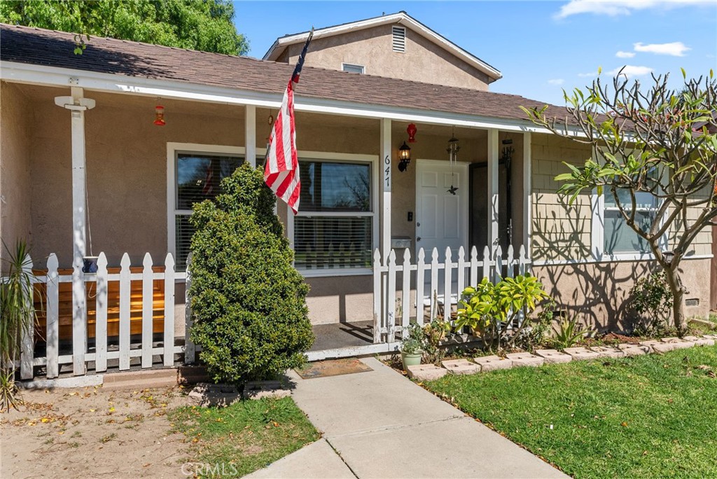 647 Magnolia Avenue Brea, CA 92821 - Photo 4 of 50