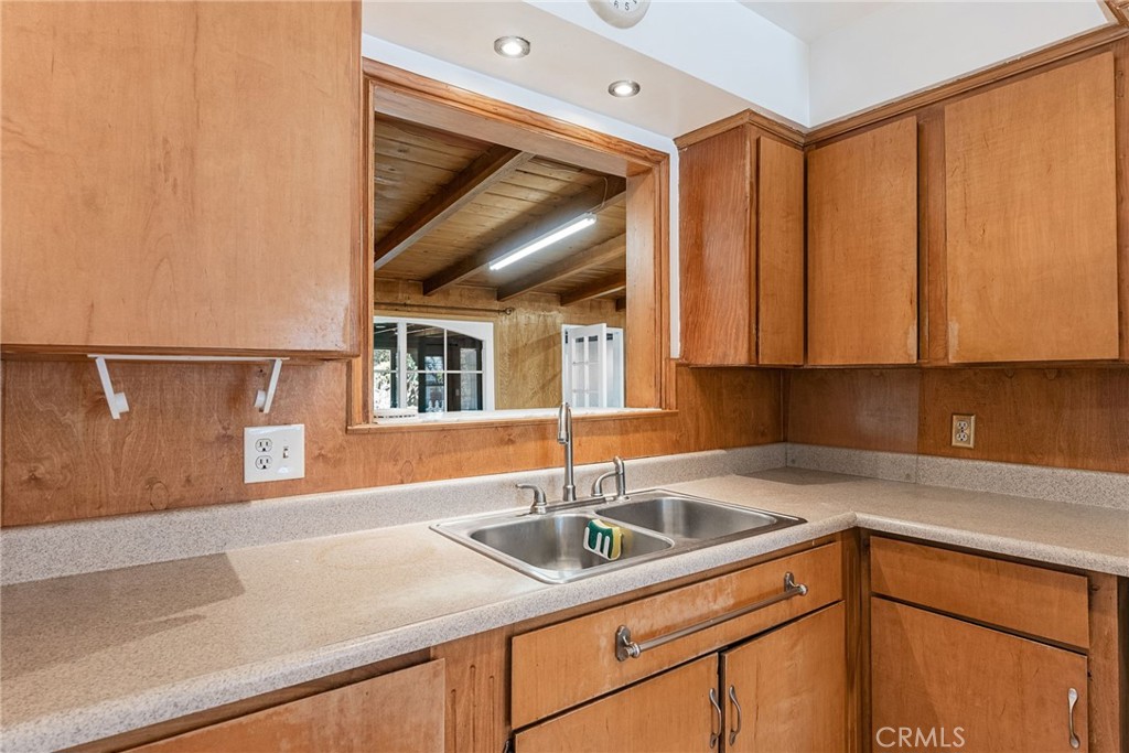 647 Magnolia Avenue Brea, CA 92821 - Photo 9 of 50