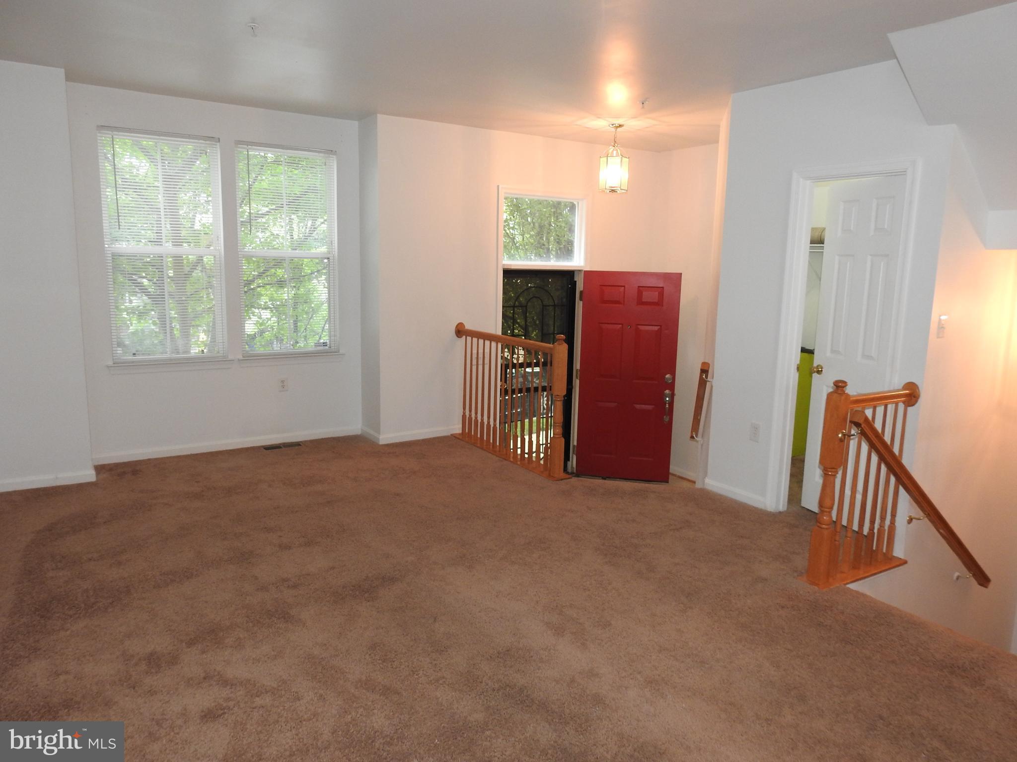 1845 Tubman Road Southeast Washington, DC 20020 - Photo 5 of 27 Living Room