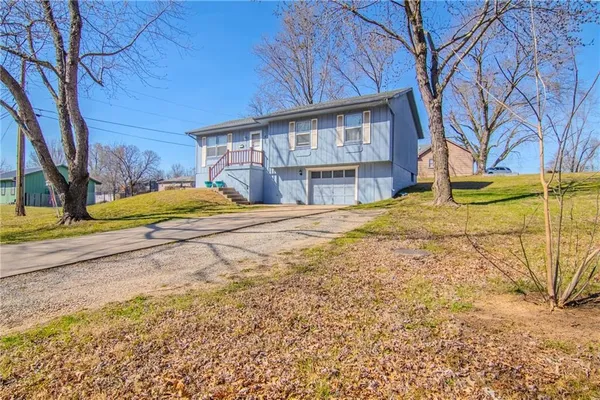 $210,000 | 218 Crawford Drive, Clinton, MO 64735