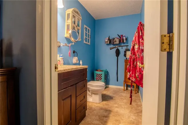 $215,000 | 218 Crawford Drive, Clinton, MO 64735