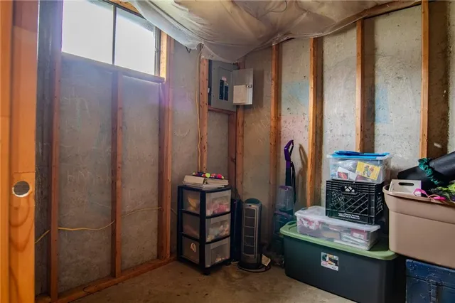 $215,000 | 218 Crawford Drive, Clinton, MO 64735