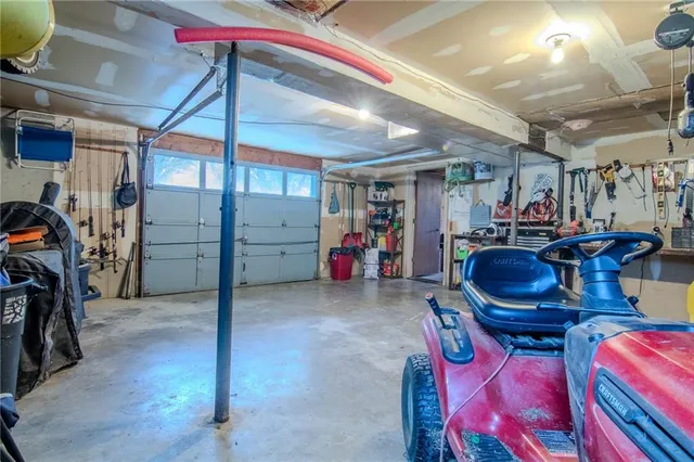 $215,000 | 218 Crawford Drive, Clinton, MO 64735