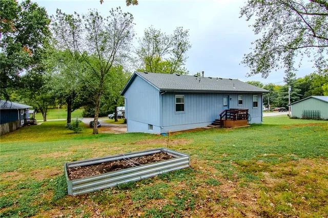$215,000 | 218 Crawford Drive, Clinton, MO 64735