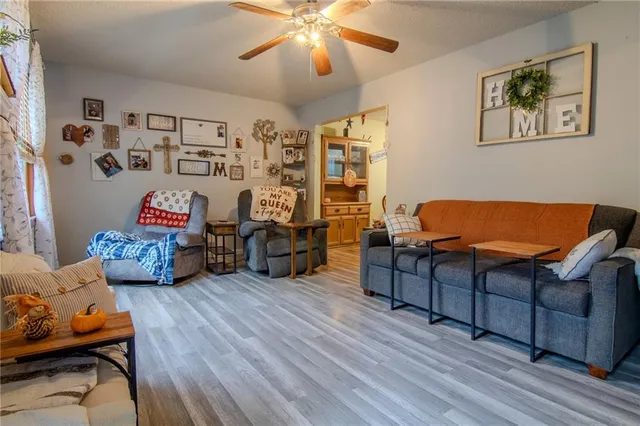 $215,000 | 218 Crawford Drive, Clinton, MO 64735