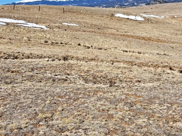 a view of wooden wall with sky view