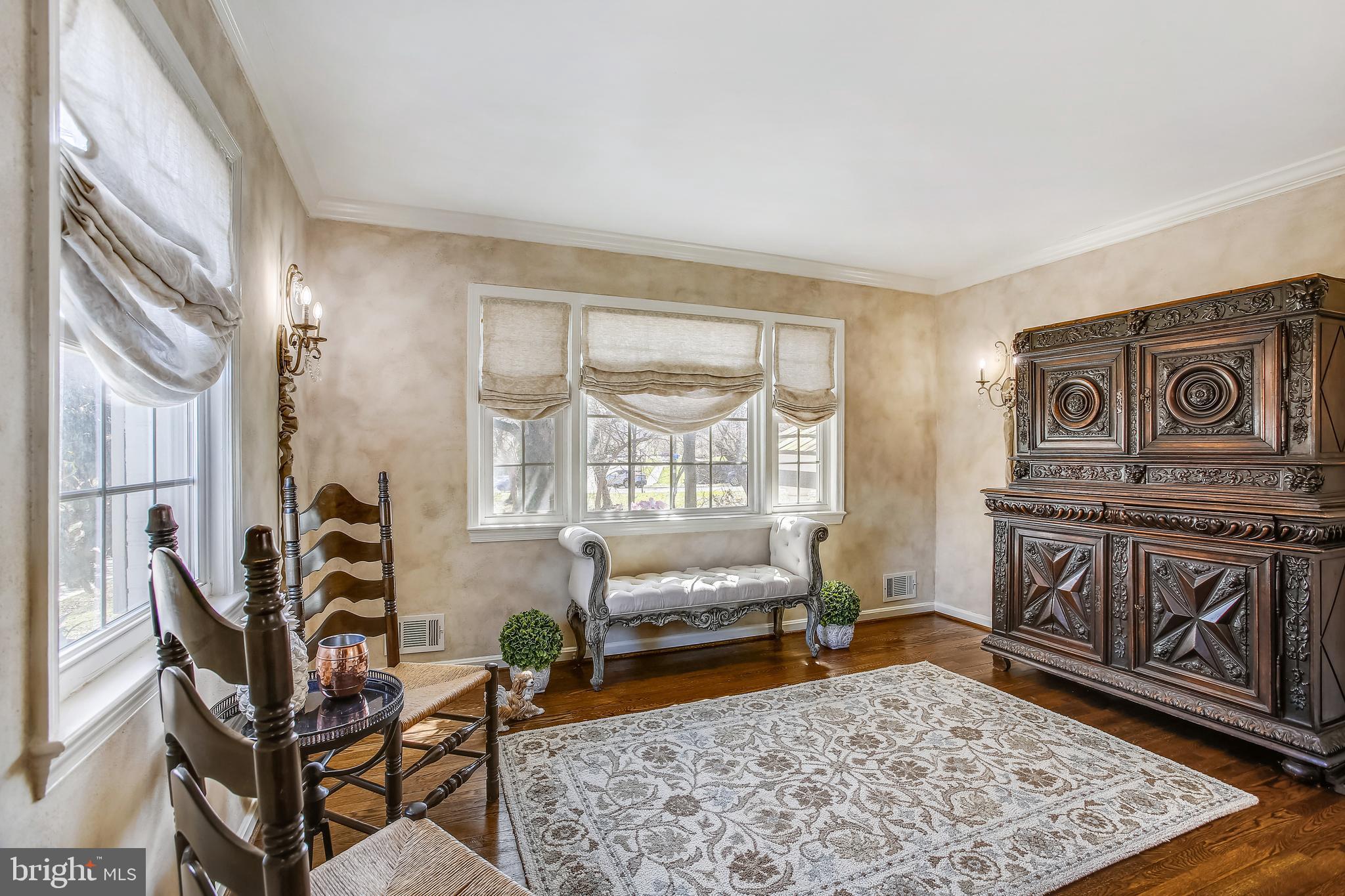 14 Russell Road Alexandria, VA 22301 - Photo 11 of 69 Sitting Area