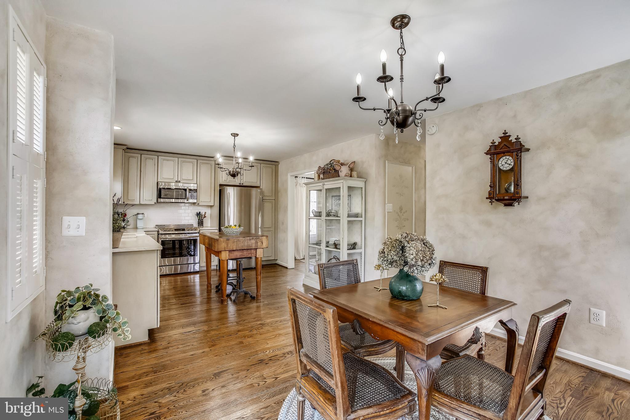 14 Russell Road Alexandria, VA 22301 - Photo 17 of 69 Breakfast Area