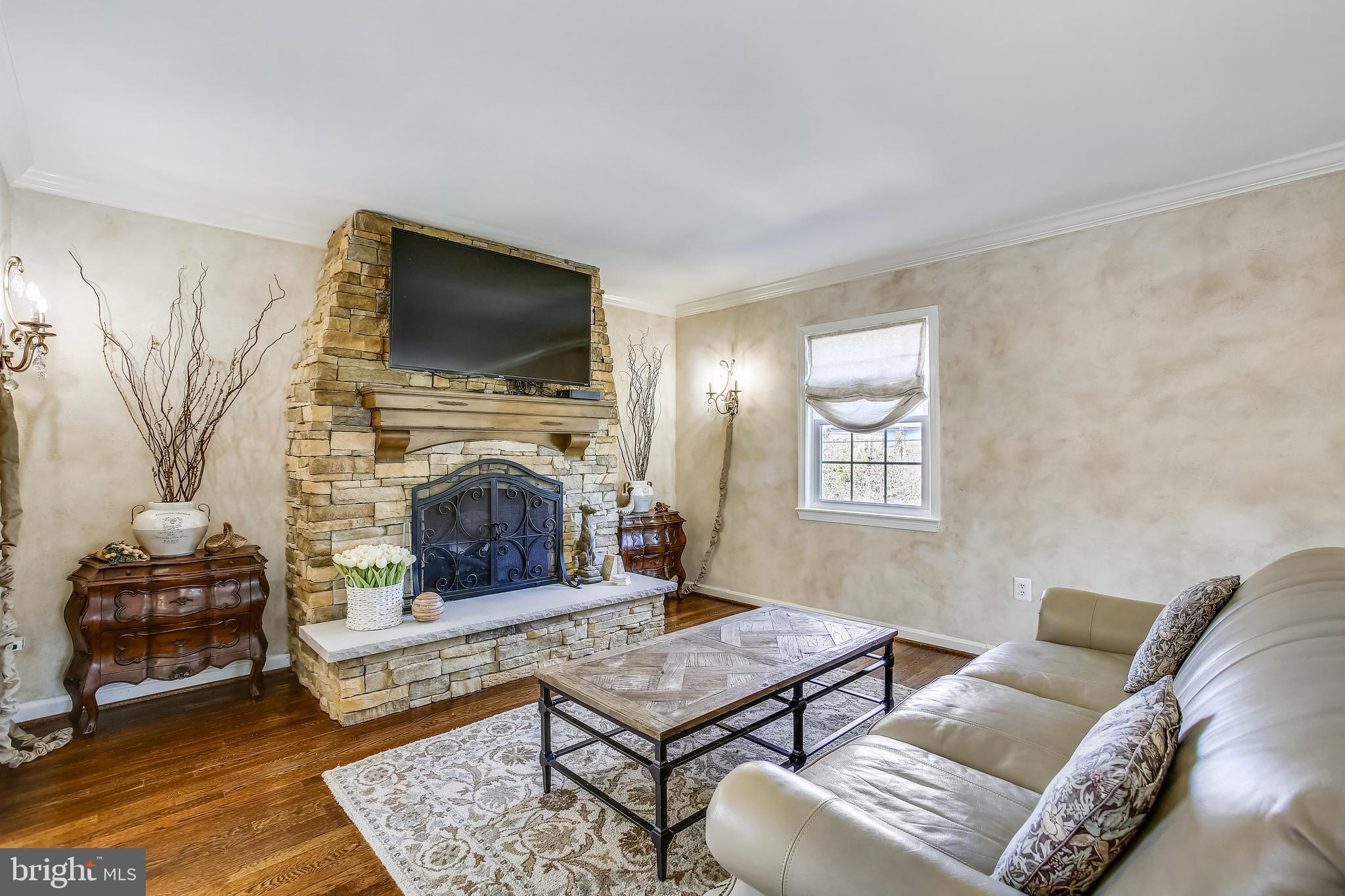 14 Russell Road Alexandria, VA 22301 - Photo 5 of 69 Family Room