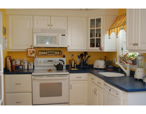 6 Heard Road Arlington, MA 02474 - Photo 4 of 13 Gallery Image 4