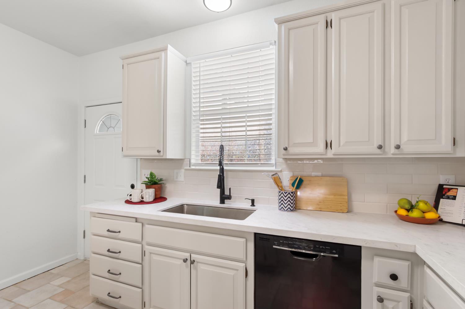 225 Creekside Way Winters, CA 95694 - Photo 12 of 55