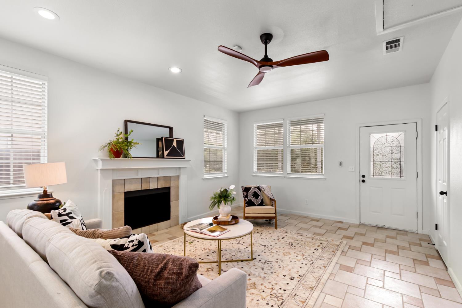 225 Creekside Way Winters, CA 95694 - Photo 4 of 55