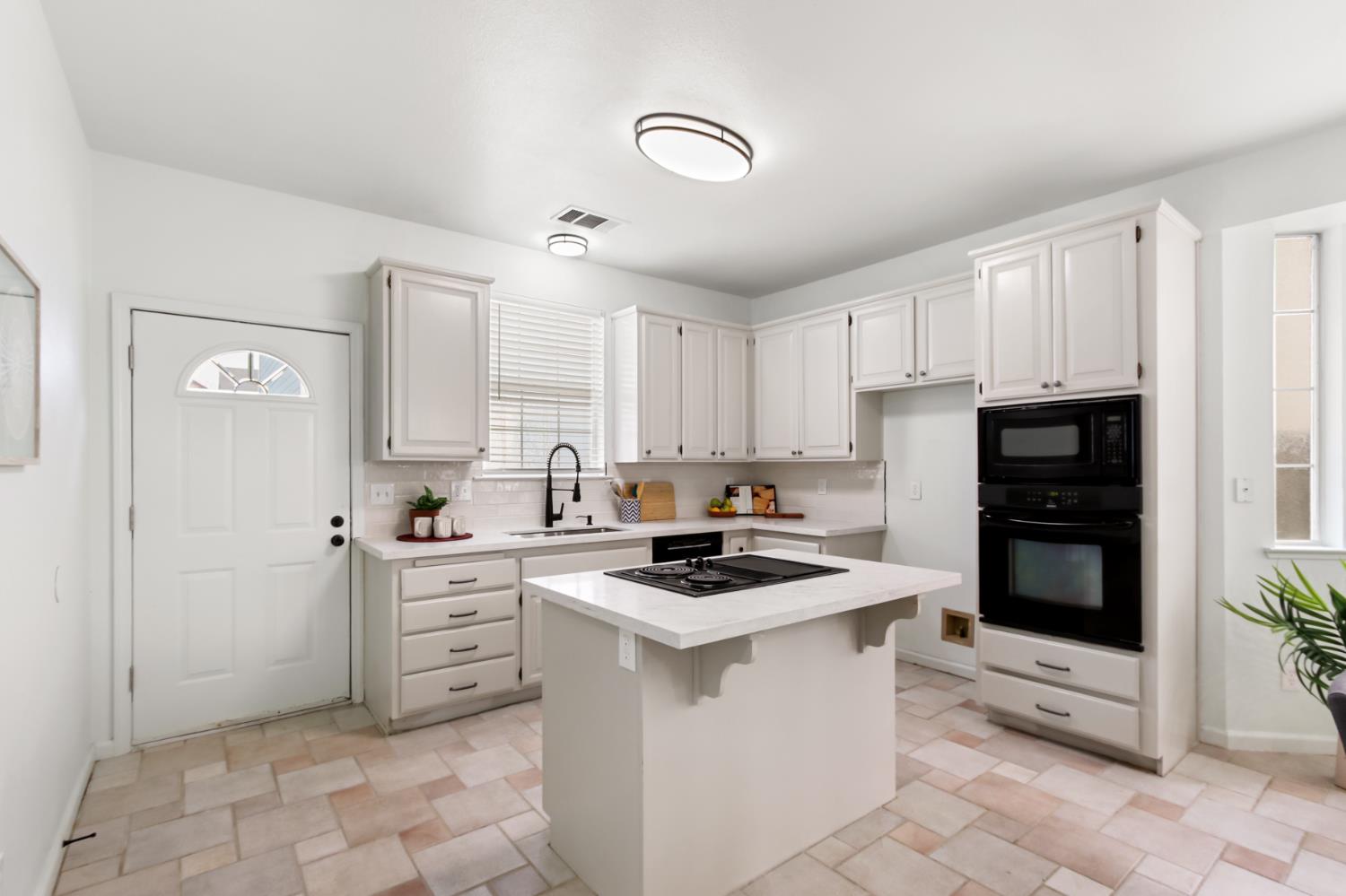 225 Creekside Way Winters, CA 95694 - Photo 10 of 55