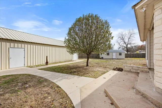 $350,000 | 206 North Bouldin Street, Hamilton, TX 76531