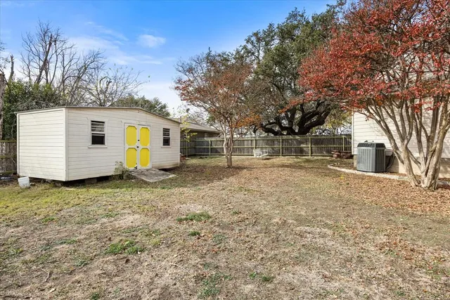 $350,000 | 206 North Bouldin Street, Hamilton, TX 76531