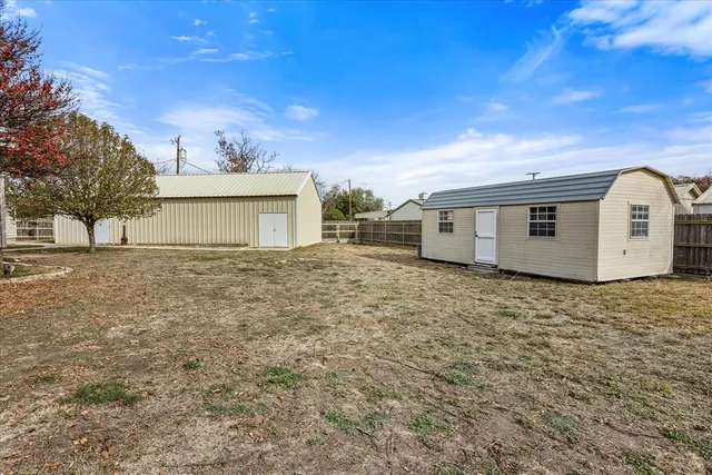 $350,000 | 206 North Bouldin Street, Hamilton, TX 76531