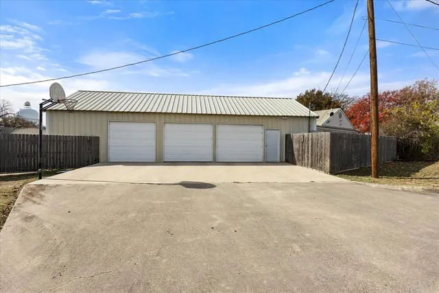 $350,000 | 206 North Bouldin Street, Hamilton, TX 76531