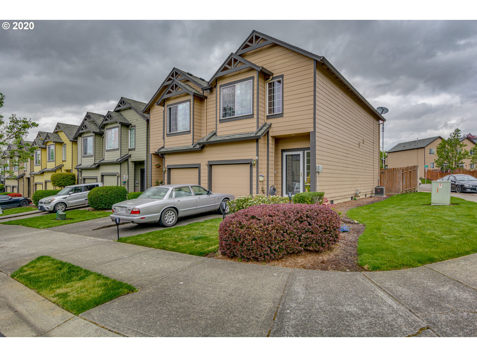 5893 Southeast 16th Loop Gresham, OR 97080 - Photo 1 of 27 Gallery Image 1