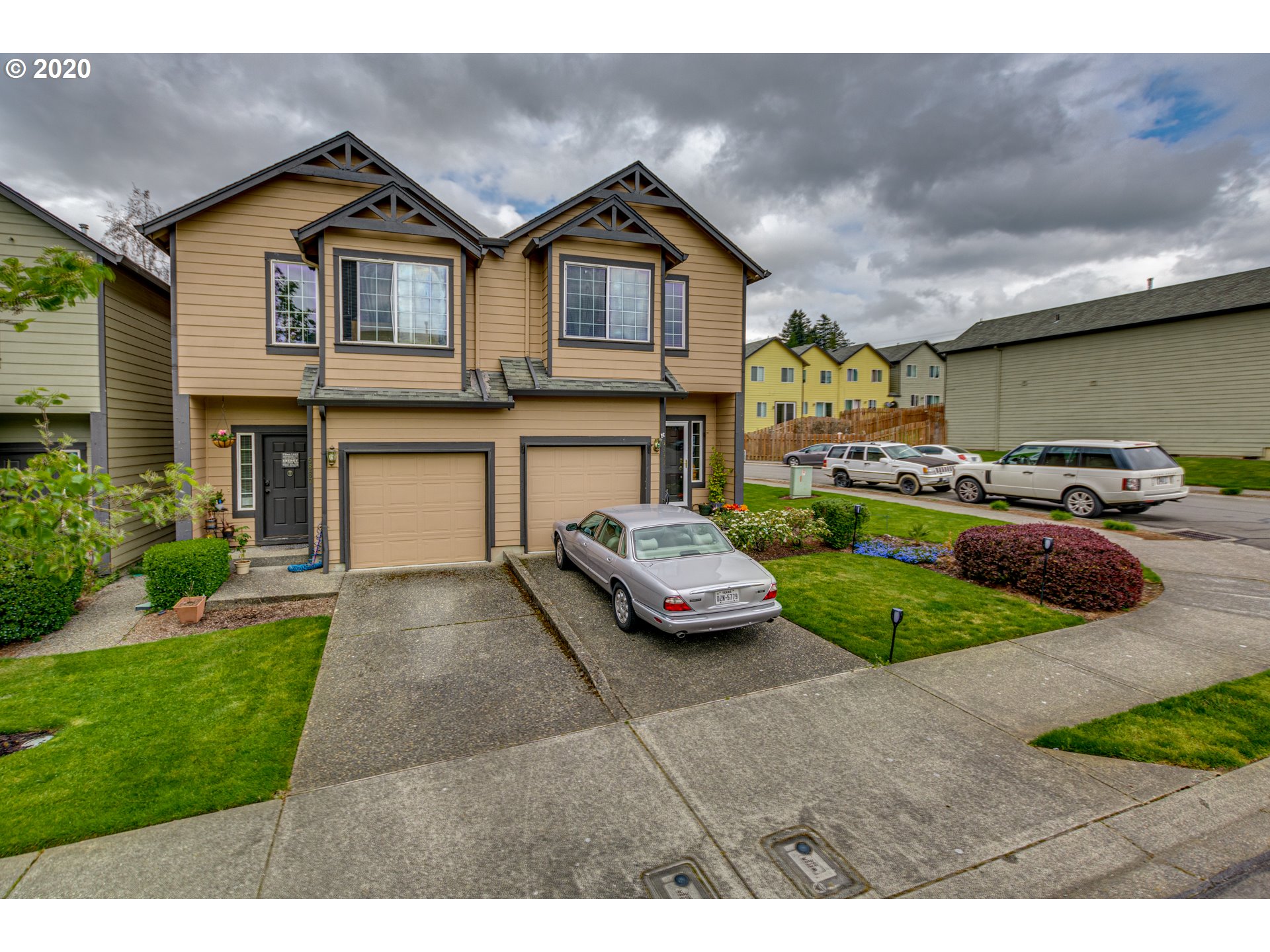 5893 Southeast 16th Loop Gresham, OR 97080 - Photo 2 of 27 Gallery Image 2