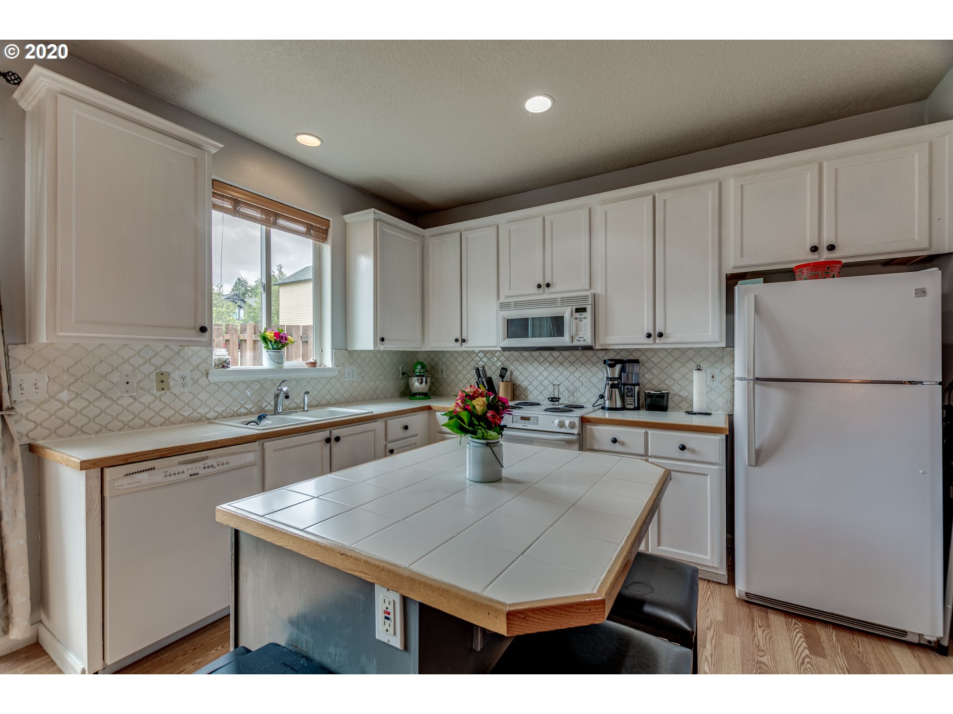 5893 Southeast 16th Loop Gresham, OR 97080 - Photo 11 of 27 Gallery Image 11