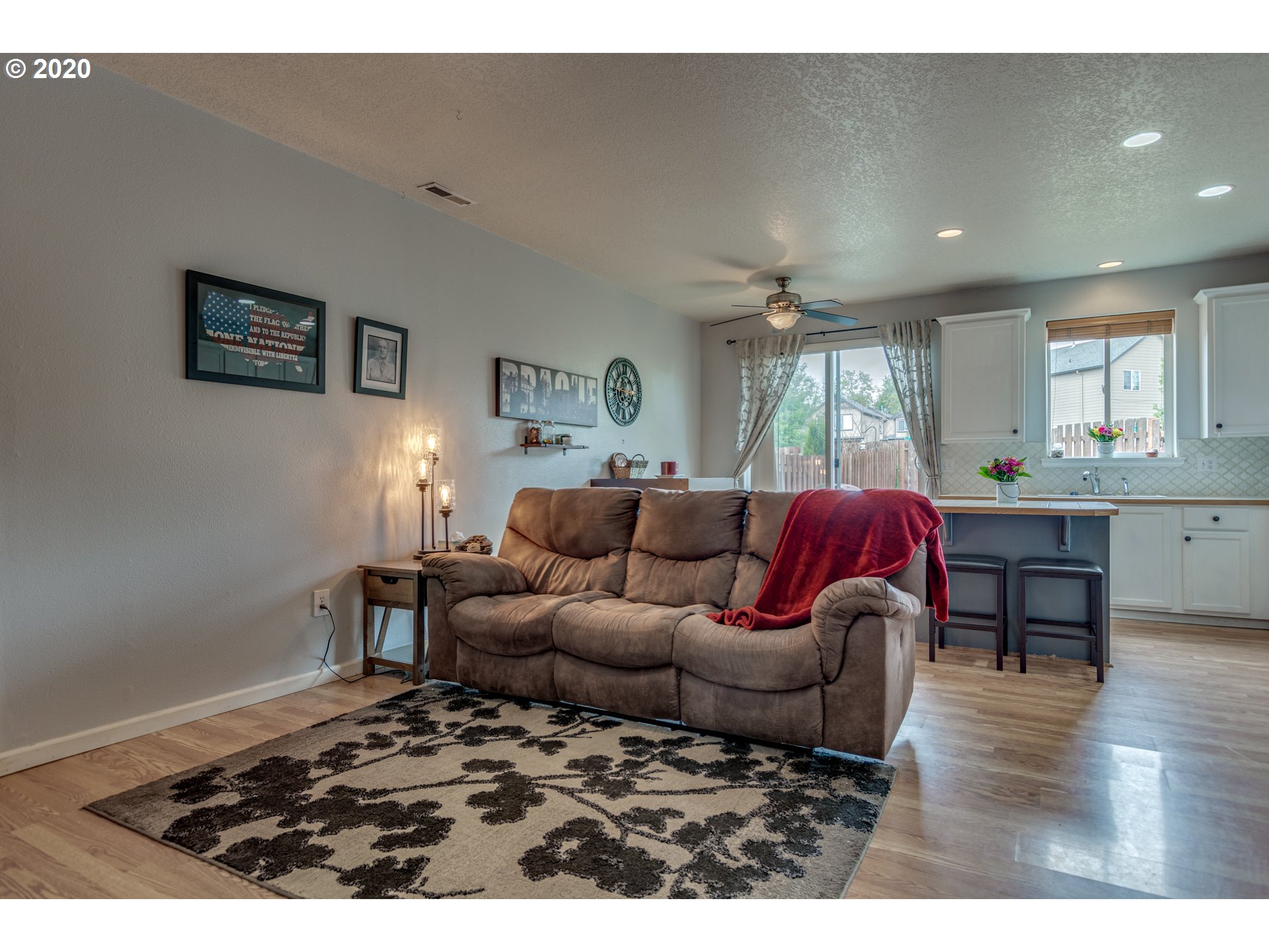 5893 Southeast 16th Loop Gresham, OR 97080 - Photo 7 of 27 Gallery Image 7