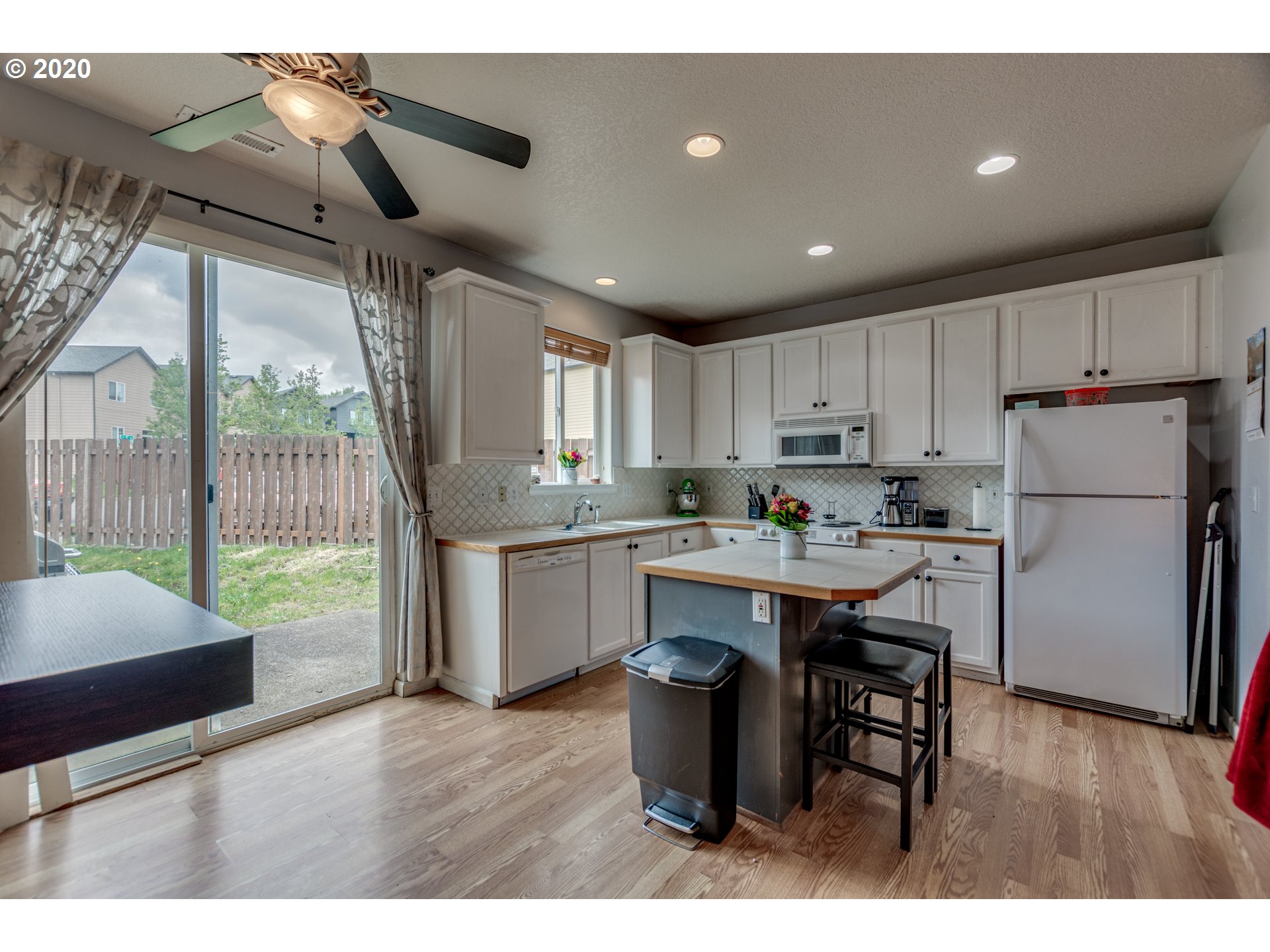 5893 Southeast 16th Loop Gresham, OR 97080 - Photo 10 of 27 Gallery Image 10