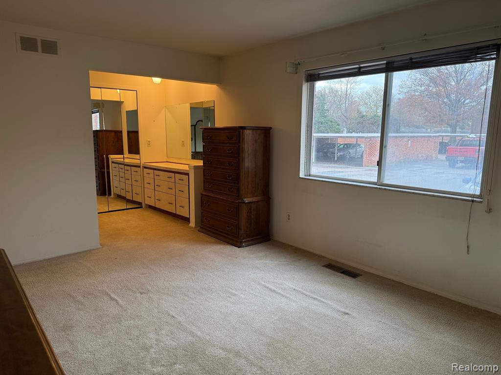 29566 Hoover Road Warren, MI 48093 - Photo 9 of 16
