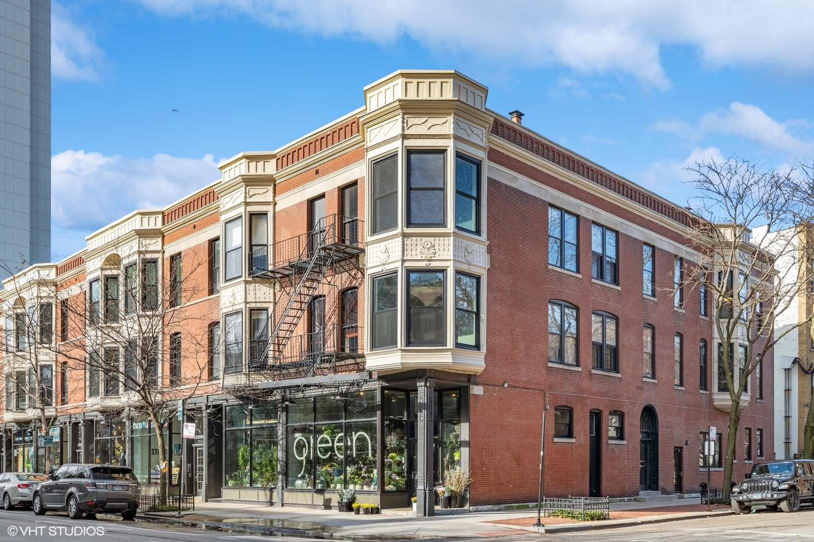 207 West St Paul Avenue, Unit 3W Chicago, IL 60614 - Photo 1 of 15 a front view of a building