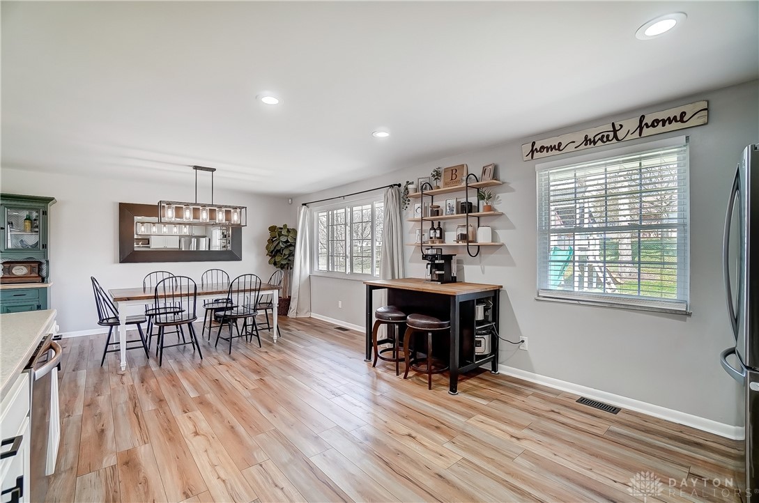 5704 Oak Valley Road Kettering, OH 45440 - Photo 12 of 41 Gallery Image 12