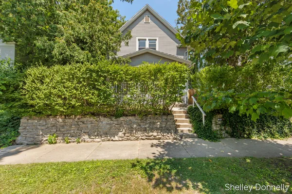 $374,900 | 847 Innes Street Northeast, Grand Rapids, MI 49503