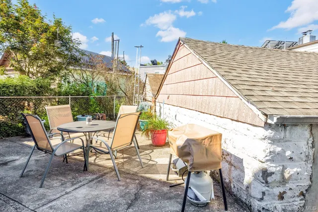 $848,000 | 77-20 62nd Street | Glendale