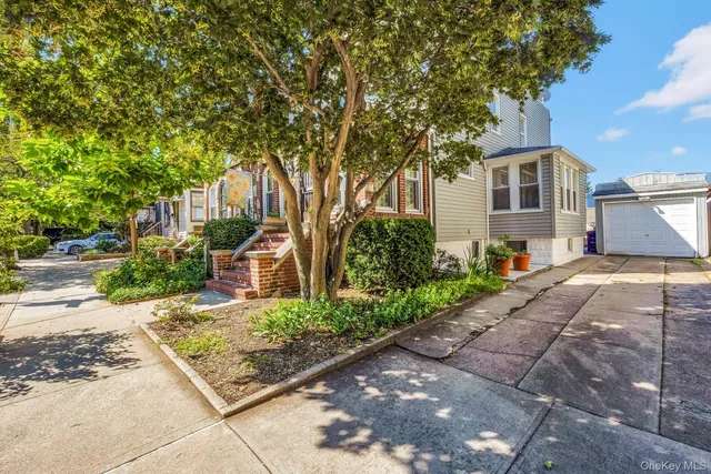 $848,000 | 77-20 62nd Street | Glendale