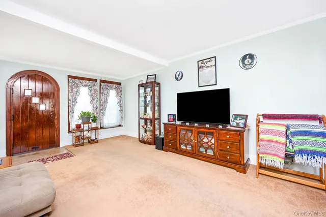 $848,000 | 77-20 62nd Street | Glendale