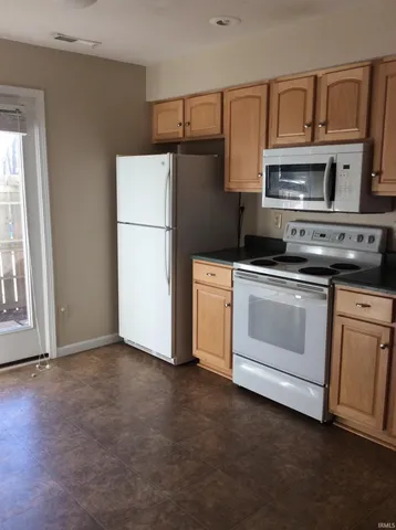 $1,200 | 795 East Sherwood Hills Drive, Bloomington, IN 47401