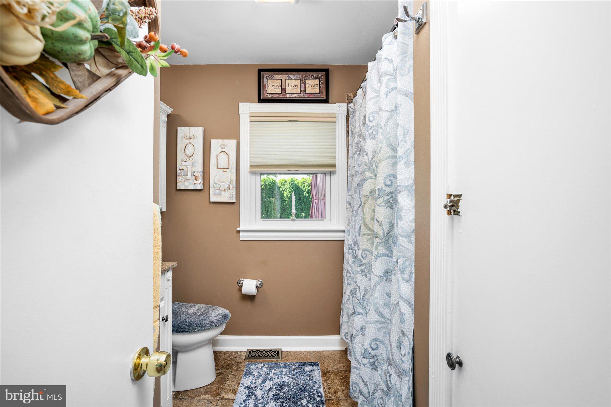 13 Sequola Road Hamilton, NJ 08619 - Photo 14 of 37 Main level bath