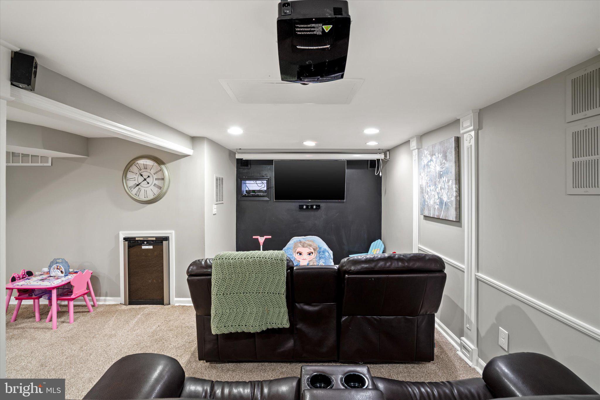 13 Sequola Road Hamilton, NJ 08619 - Photo 15 of 37 Let's watch the game!