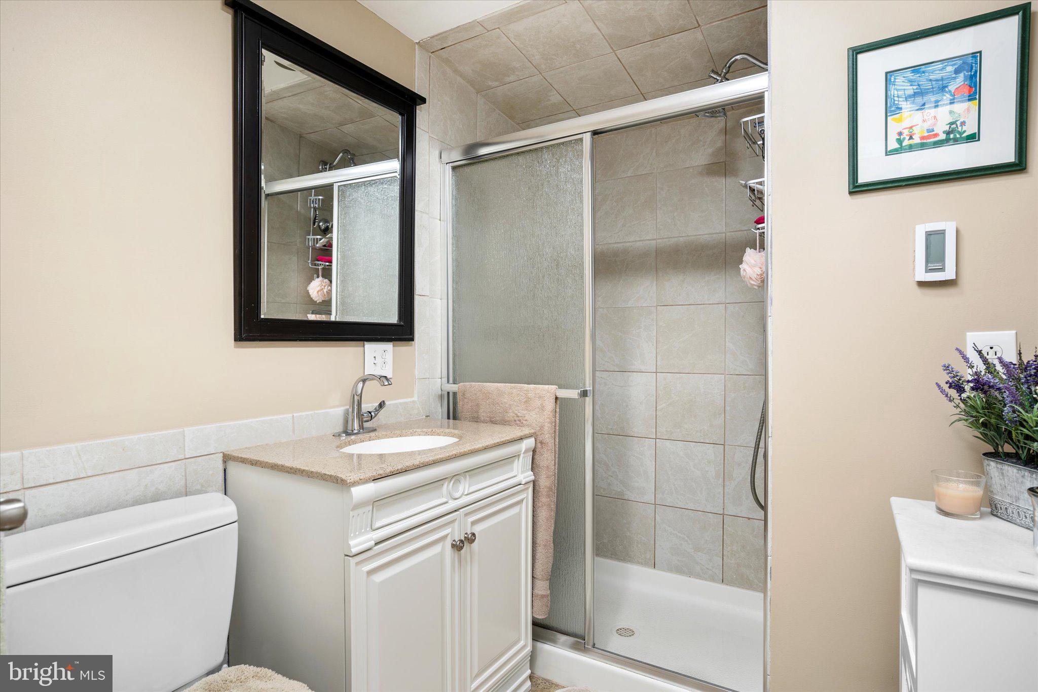 13 Sequola Road Hamilton, NJ 08619 - Photo 28 of 37 2nd level bath