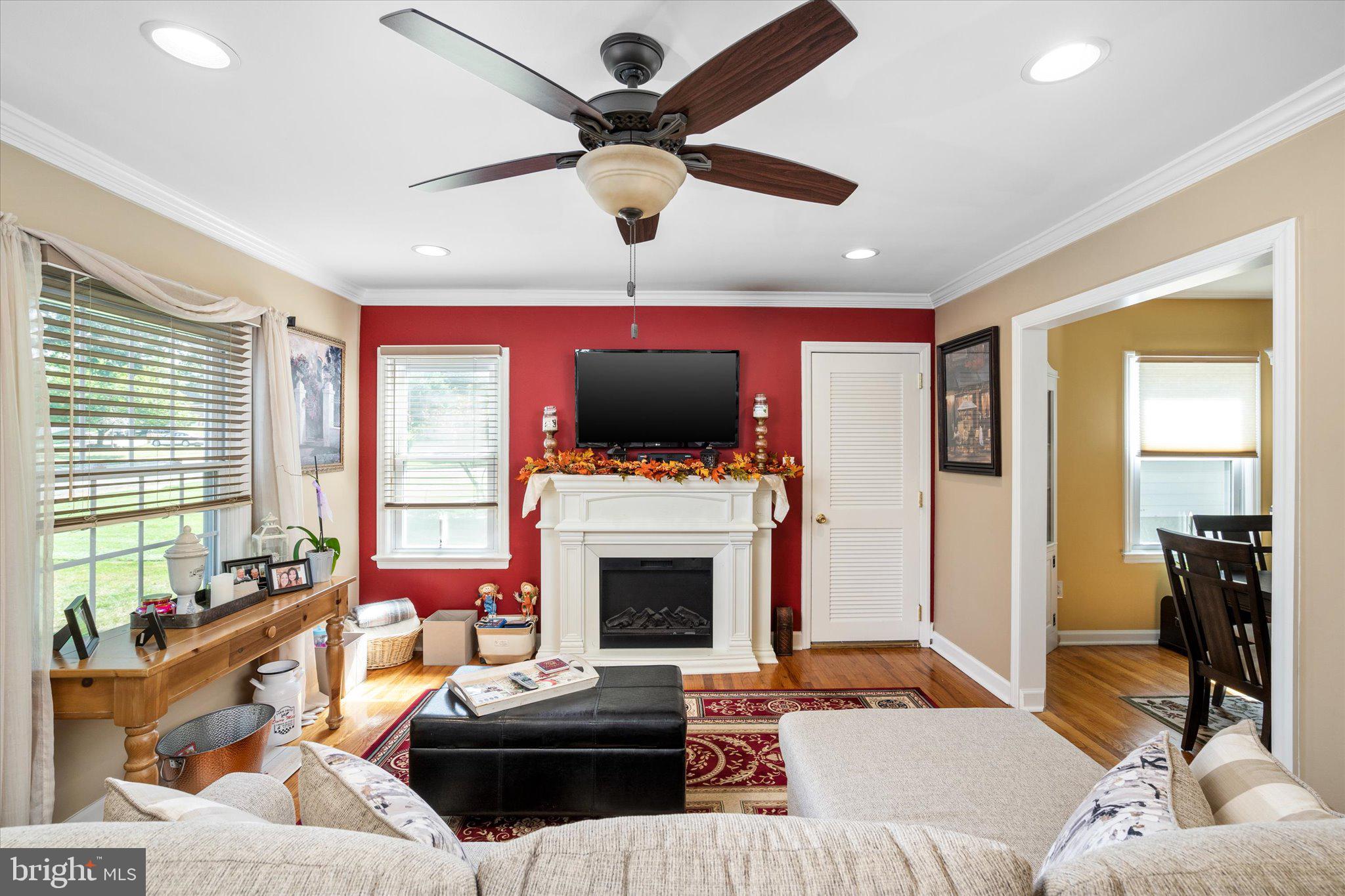 13 Sequola Road Hamilton, NJ 08619 - Photo 5 of 37 Electric fireplace