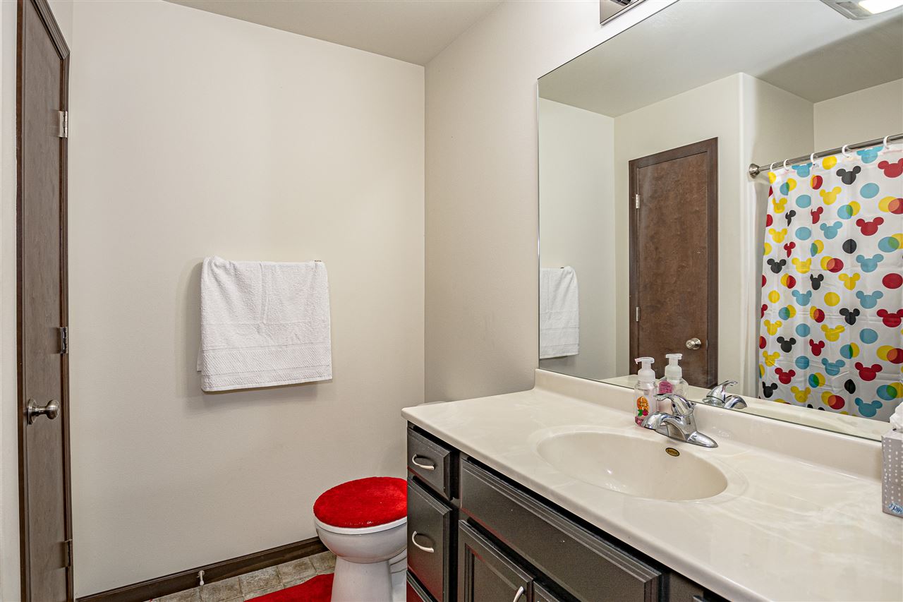 2908 Riviera Street Southwest, Unit B Cedar Rapids, IA 52404 - Photo 12 of 17 Gallery Image 12