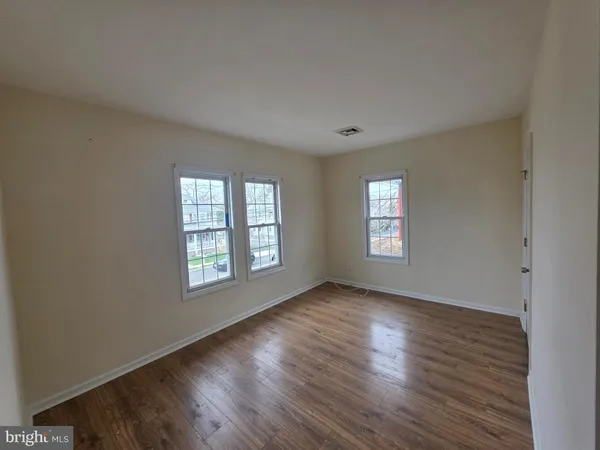 $2,100 | 134 Klockner Road, Unit B, Hamilton, NJ 08619