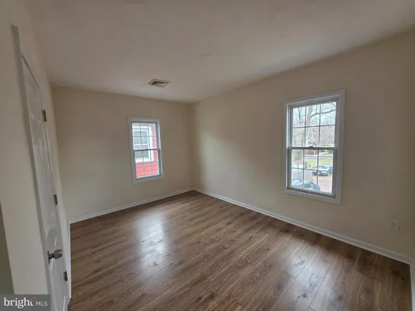 $2,100 | 134 Klockner Road, Unit B, Hamilton, NJ 08619