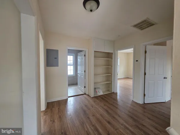 $2,100 | 134 Klockner Road, Unit B, Hamilton, NJ 08619