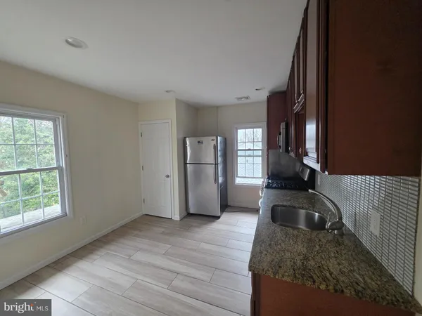 $2,100 | 134 Klockner Road, Unit B, Hamilton, NJ 08619