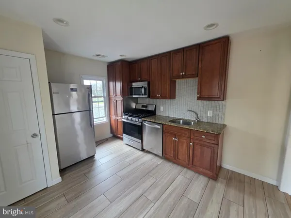 $2,100 | 134 Klockner Road, Unit B, Hamilton, NJ 08619