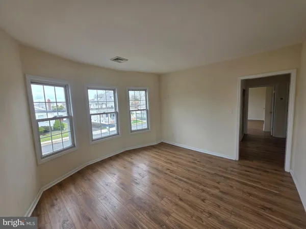 $2,100 | 134 Klockner Road, Unit B, Hamilton, NJ 08619