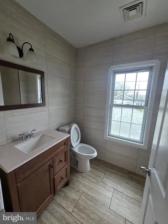 $2,100 | 134 Klockner Road, Unit B, Hamilton, NJ 08619