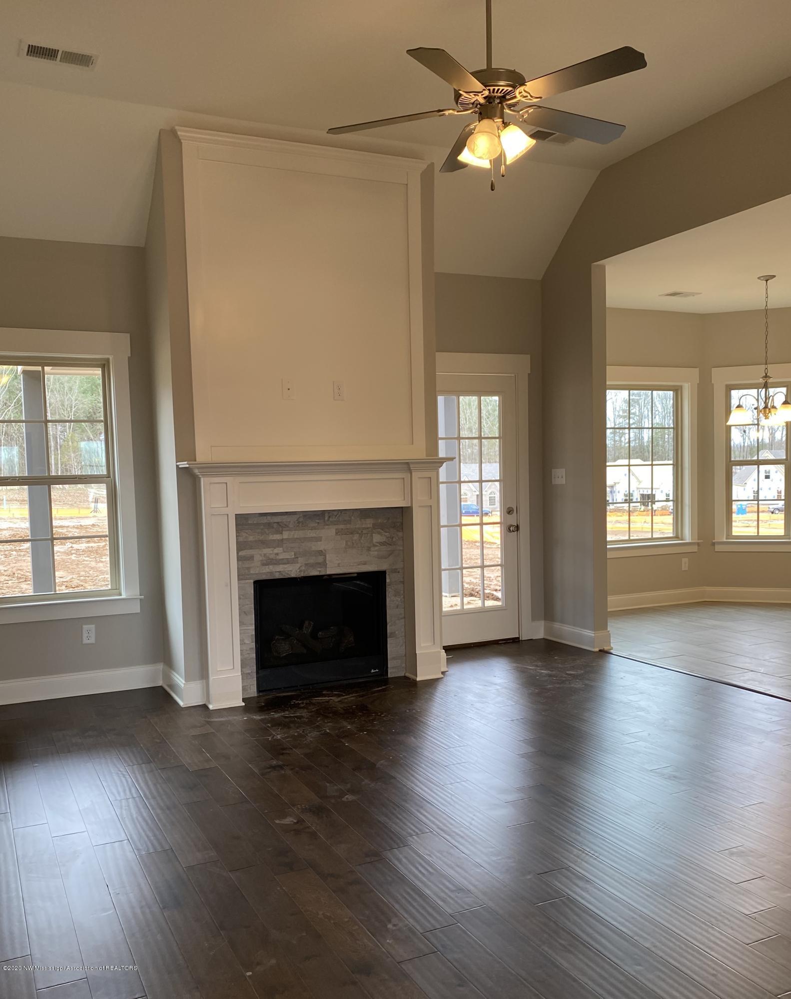 537 Howell Way Hernando, MS 38632 - Photo 3 of 22 154E0E60-EE58-4458-BEAD-53A257FF1510