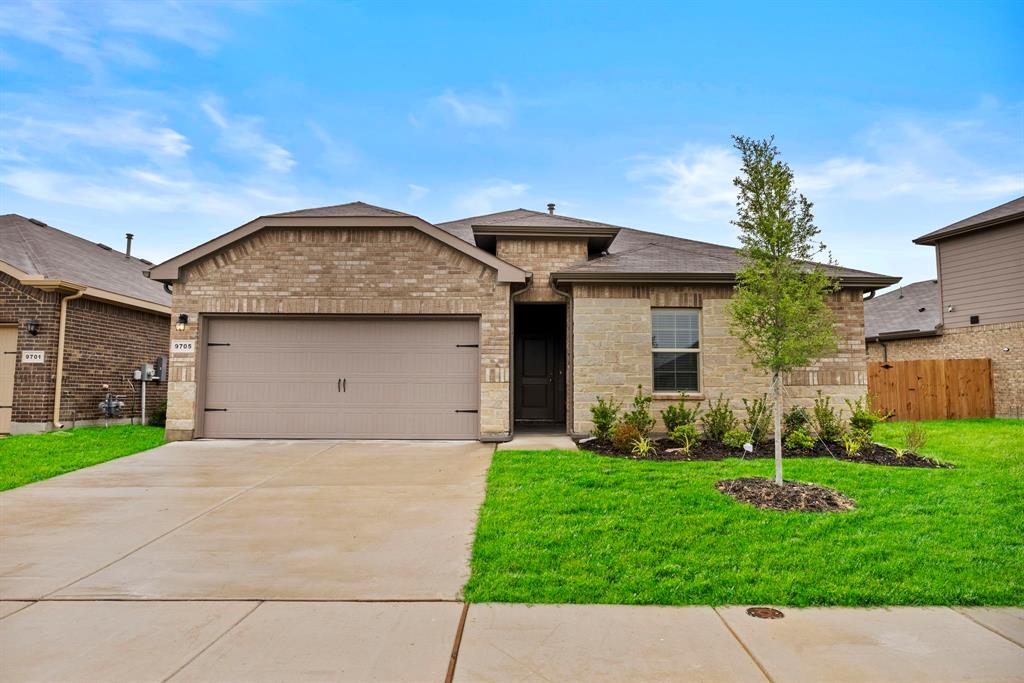 9705 Austin Holw Road Crowley, TX 76036 - Photo 2 of 23