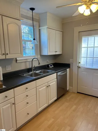 $1,895 | 106 Long Hill Street, Greenville, SC 29605